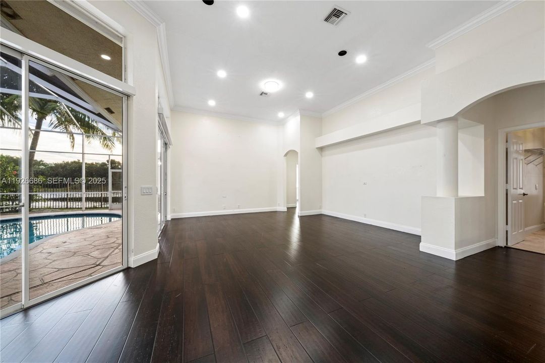 For Rent: $7,200 (5 beds, 4 baths, 2874 Square Feet)