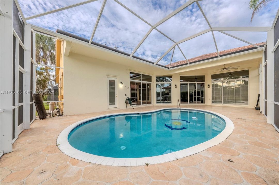 For Rent: $7,200 (5 beds, 4 baths, 2874 Square Feet)