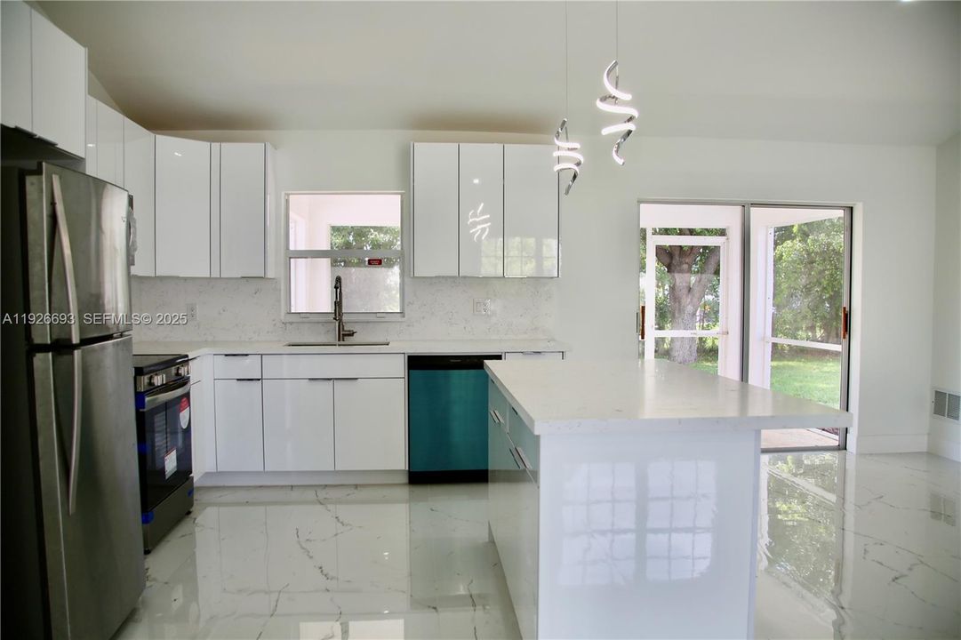 В аренду: $2,000 (3 спален, 2 ванн, 0 Квадратных фут)