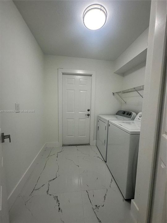 В аренду: $2,000 (3 спален, 2 ванн, 0 Квадратных фут)