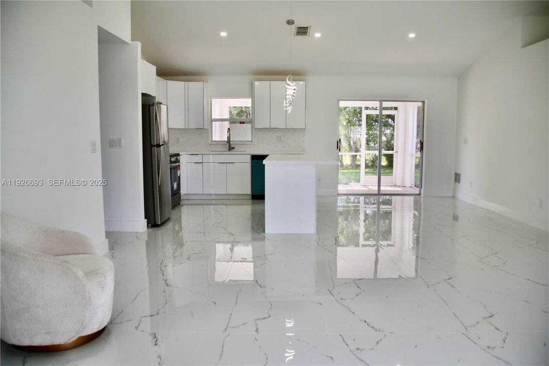 В аренду: $2,000 (3 спален, 2 ванн, 0 Квадратных фут)