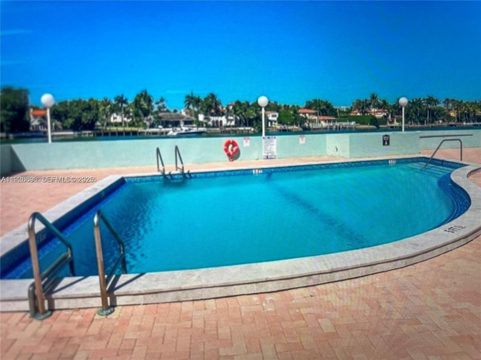 В аренду: $3,000 (1 спален, 1 ванн, 855 Квадратных фут)