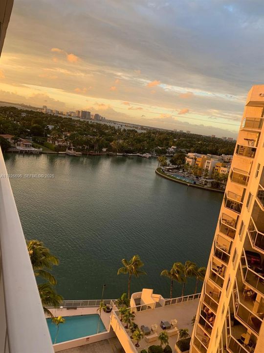 В аренду: $3,000 (1 спален, 1 ванн, 855 Квадратных фут)