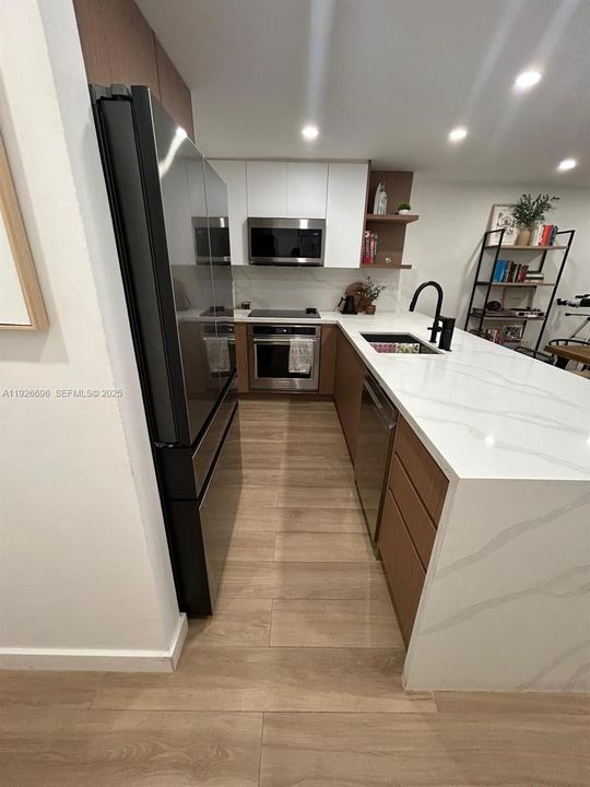 В аренду: $3,000 (1 спален, 1 ванн, 855 Квадратных фут)