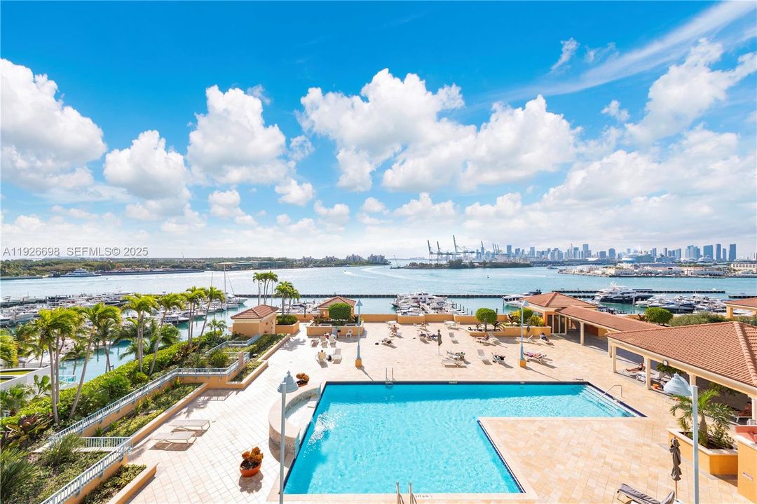 En Venta: $899,000 (1 camas, 1 baños, 740 Pies cuadrados)