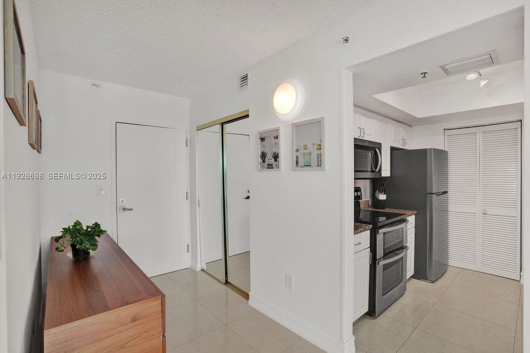 En Venta: $899,000 (1 camas, 1 baños, 740 Pies cuadrados)