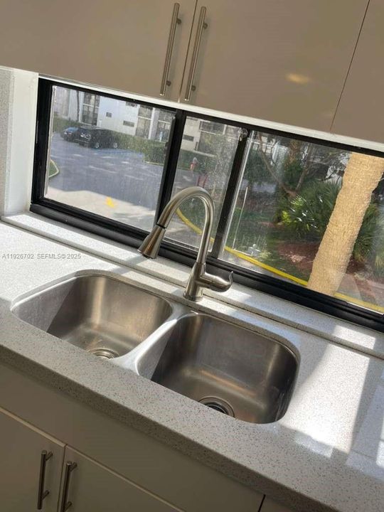 В аренду: $2,150 (1 спален, 1 ванн, 767 Квадратных фут)