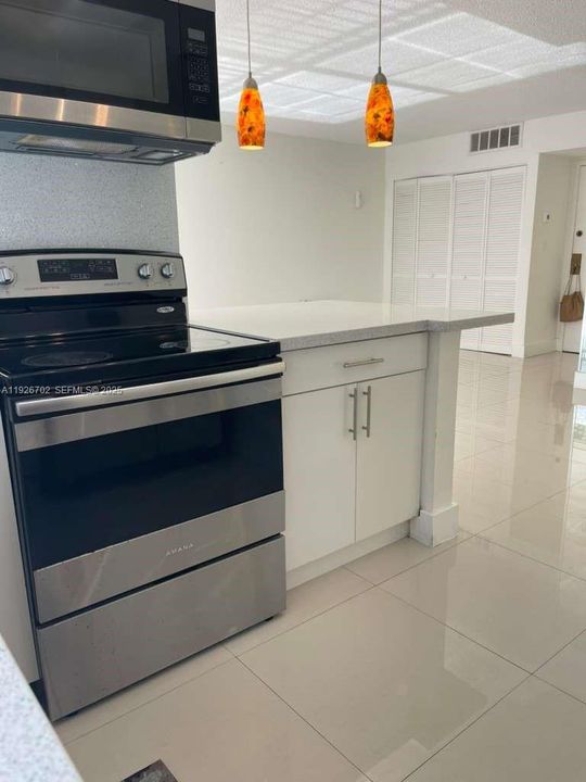 В аренду: $2,150 (1 спален, 1 ванн, 767 Квадратных фут)