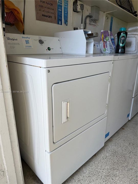 出租: $1,750 (2 贝兹, 1 浴室, 13755 平方英尺)