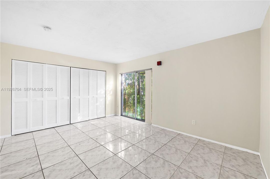 For Rent: $1,500 (1 beds, 1 baths, 706 Square Feet)