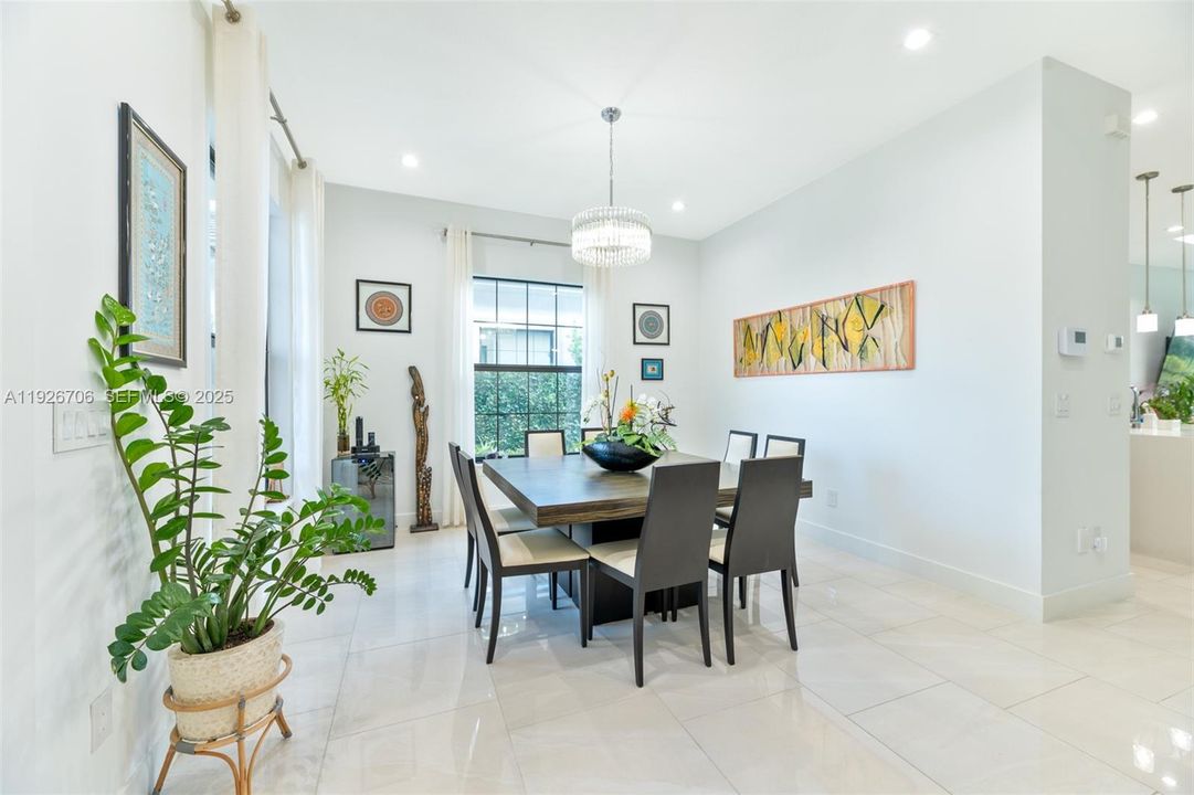 В аренду: $6,750 (3 спален, 3 ванн, 2025 Квадратных фут)