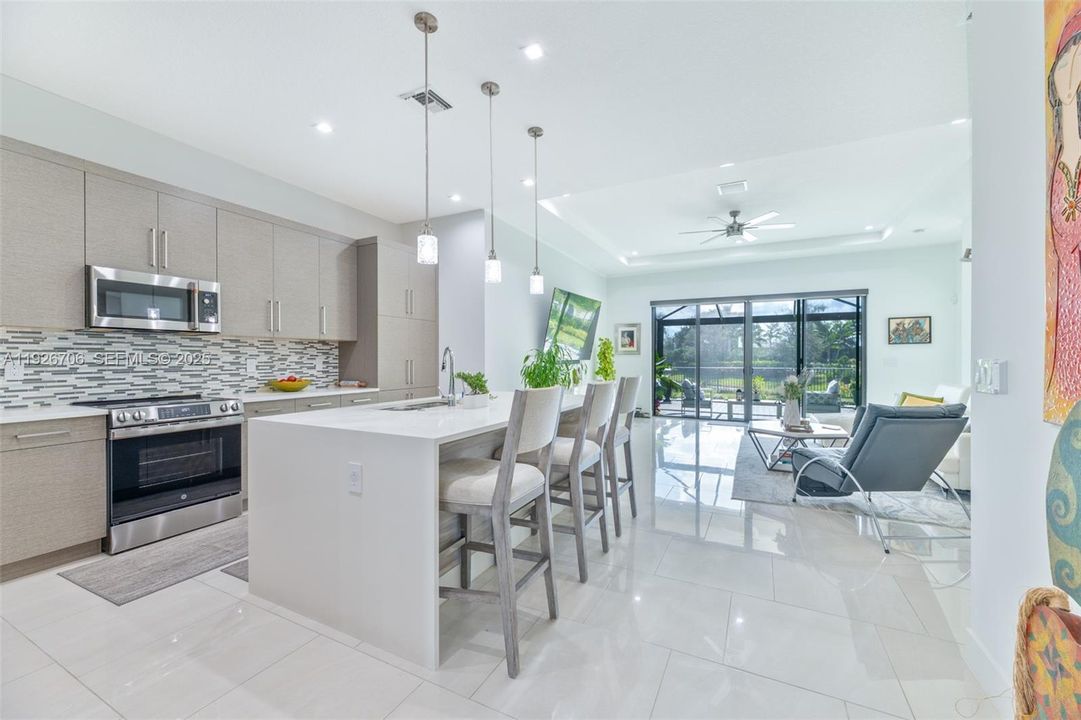 В аренду: $6,750 (3 спален, 3 ванн, 2025 Квадратных фут)