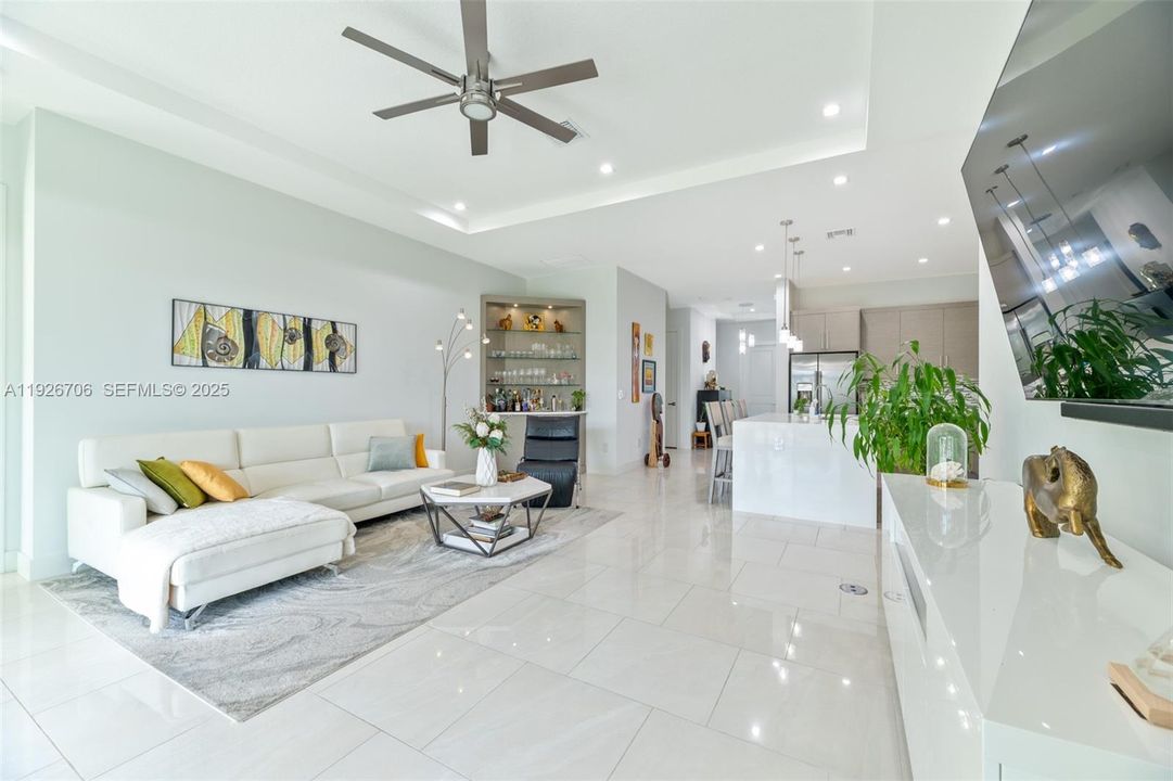 В аренду: $6,750 (3 спален, 3 ванн, 2025 Квадратных фут)