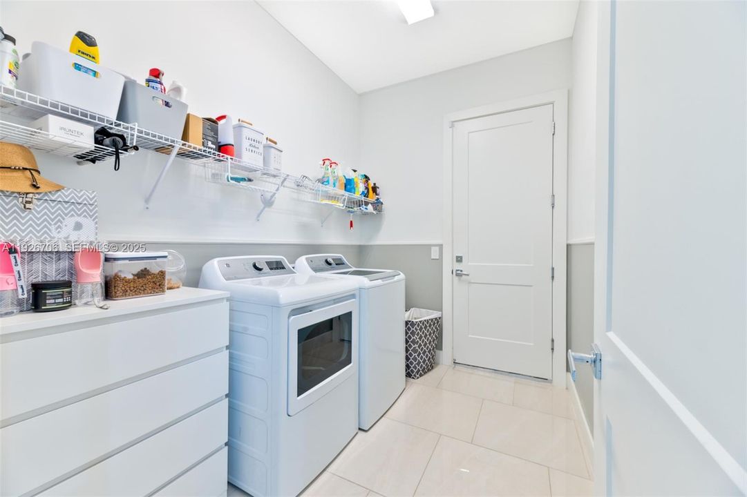 В аренду: $6,750 (3 спален, 3 ванн, 2025 Квадратных фут)