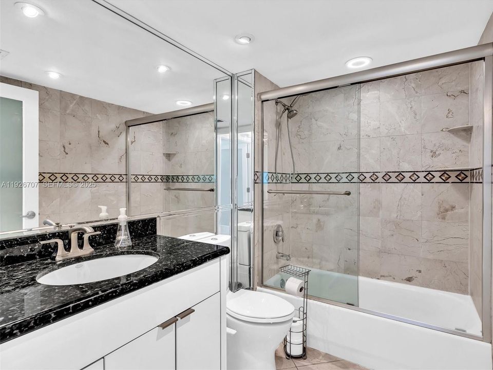 В аренду: $5,900 (1 спален, 1 ванн, 746 Квадратных фут)