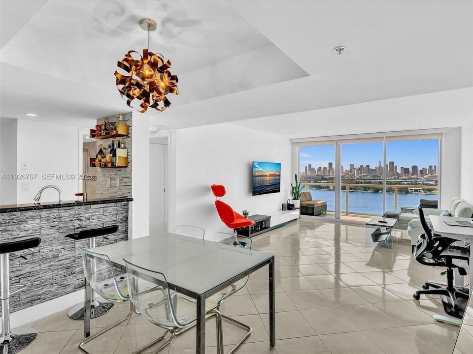 В аренду: $5,900 (1 спален, 1 ванн, 746 Квадратных фут)