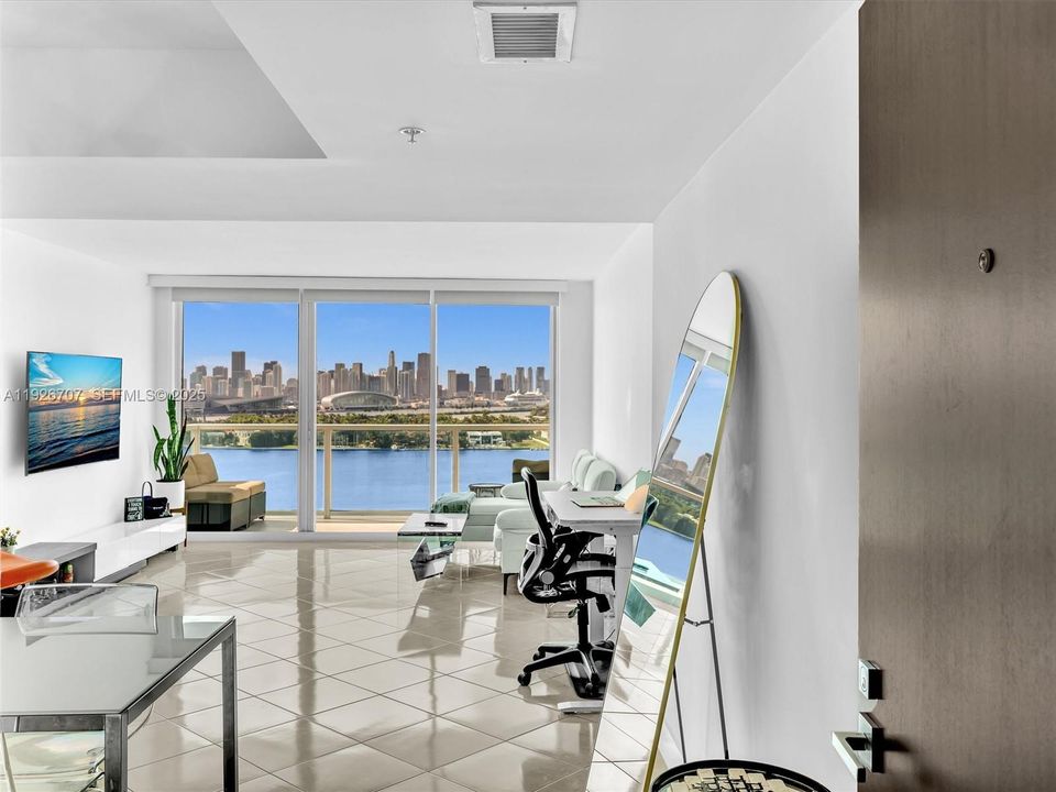 В аренду: $5,900 (1 спален, 1 ванн, 746 Квадратных фут)