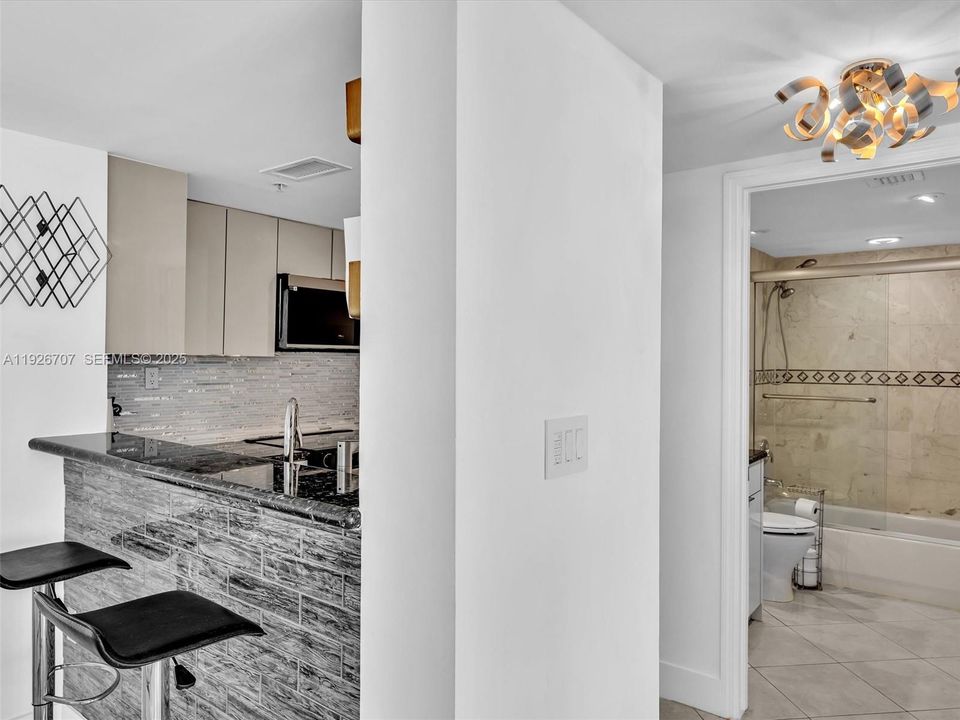 В аренду: $5,900 (1 спален, 1 ванн, 746 Квадратных фут)