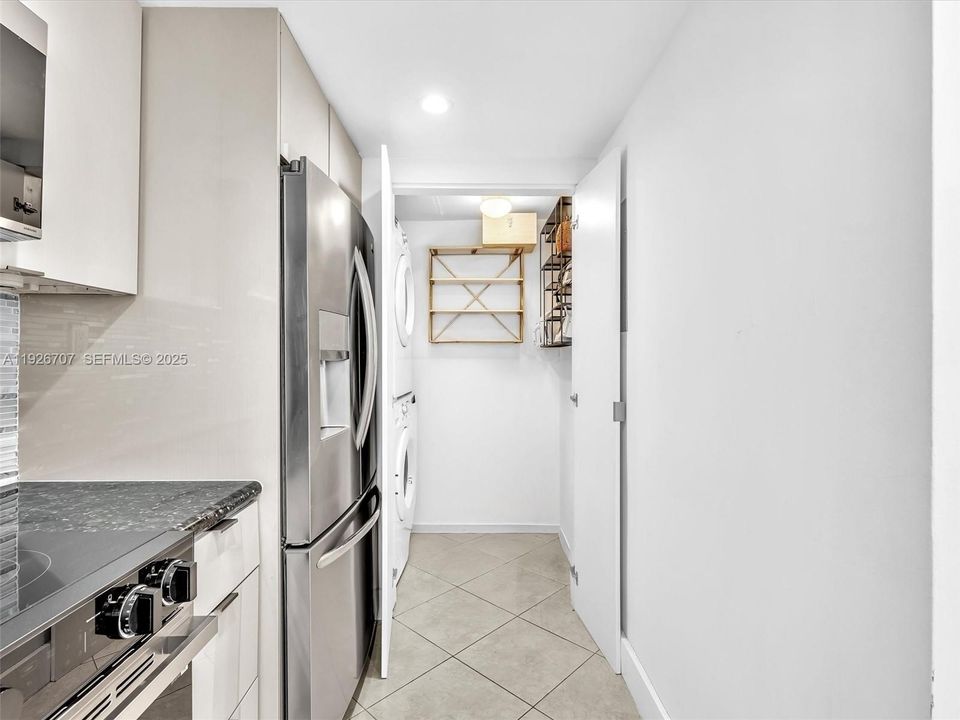 В аренду: $5,900 (1 спален, 1 ванн, 746 Квадратных фут)