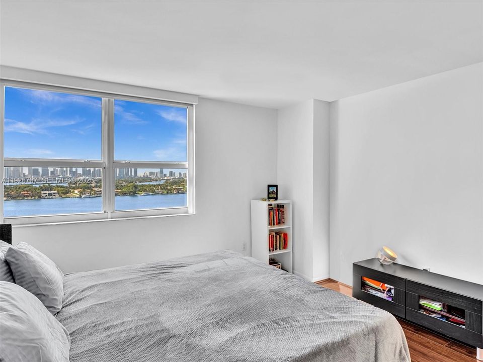 В аренду: $5,900 (1 спален, 1 ванн, 746 Квадратных фут)