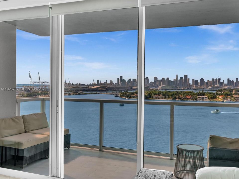 В аренду: $5,900 (1 спален, 1 ванн, 746 Квадратных фут)