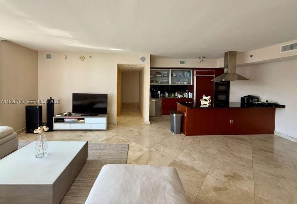 В аренду: $6,450 (2 спален, 2 ванн, 1782 Квадратных фут)