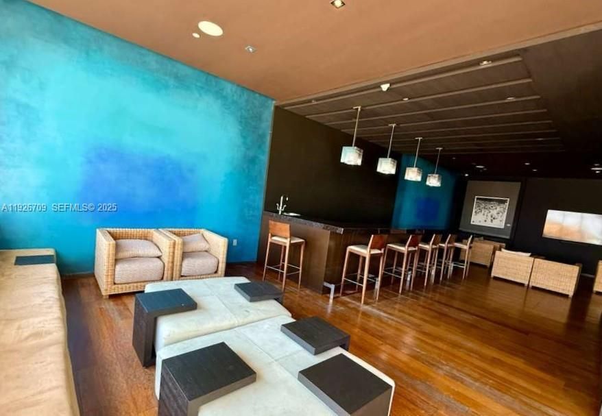 В аренду: $6,450 (2 спален, 2 ванн, 1782 Квадратных фут)