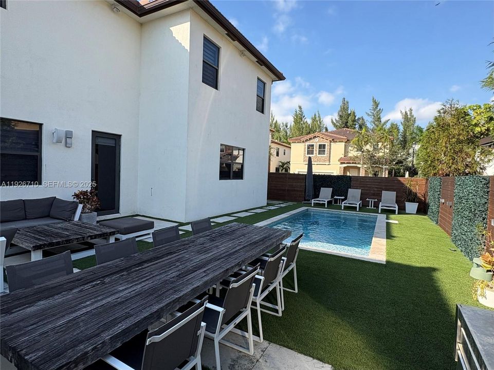 For Sale: $1,499,000 (5 beds, 5 baths, 4159 Square Feet)