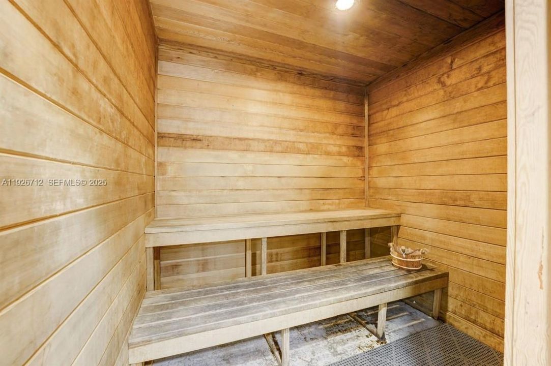 合同活跃: $2,500 (1 贝兹, 1 浴室, 791 平方英尺)