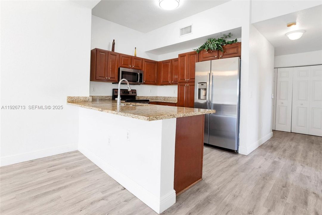 For Sale: $355,000 (3 beds, 2 baths, 1182 Square Feet)