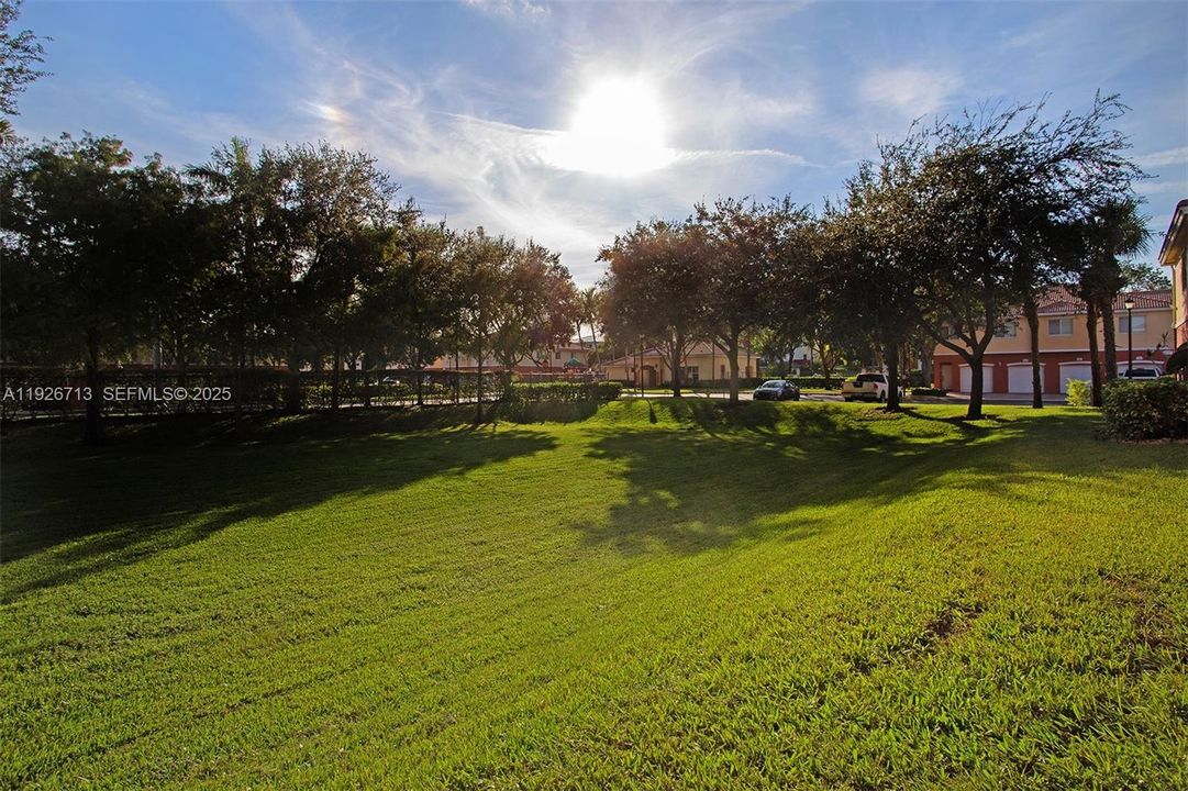 For Sale: $355,000 (3 beds, 2 baths, 1182 Square Feet)