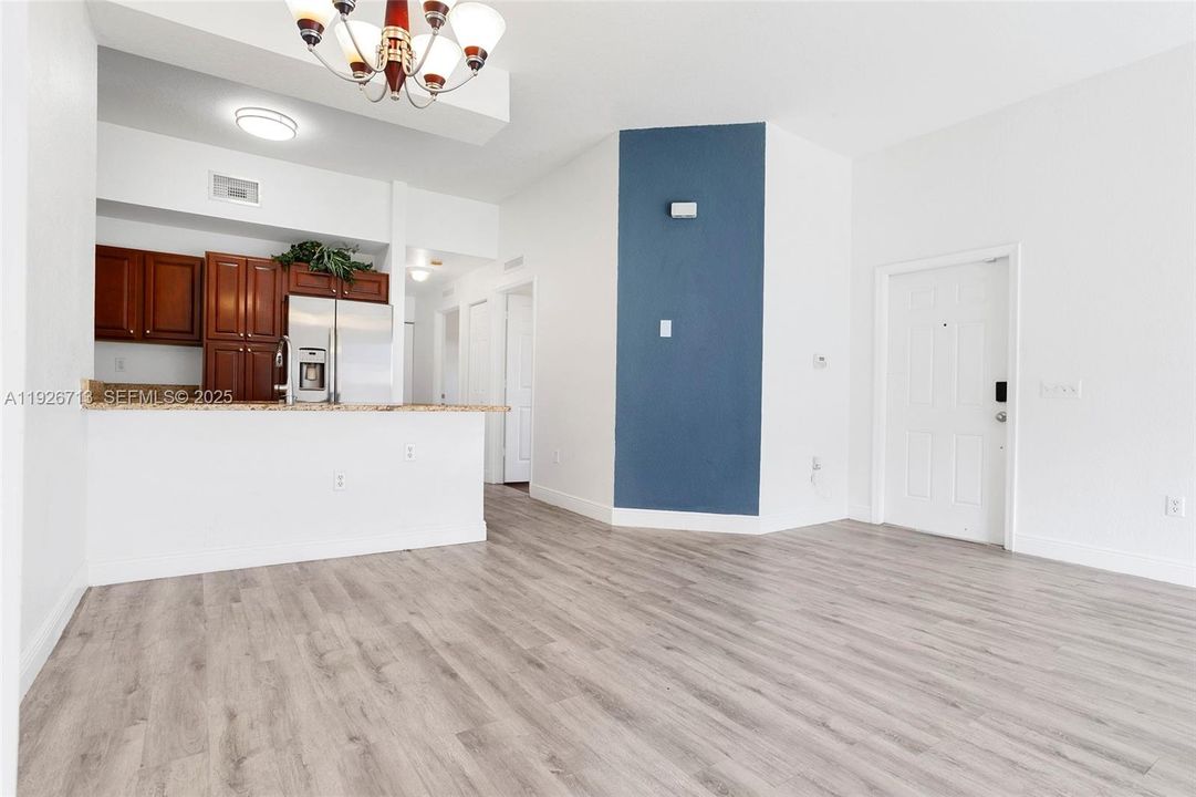 For Sale: $355,000 (3 beds, 2 baths, 1182 Square Feet)