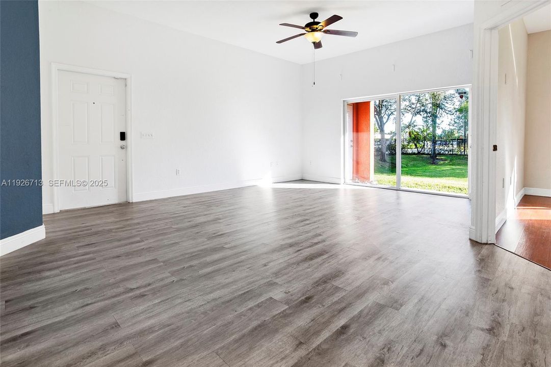 For Sale: $355,000 (3 beds, 2 baths, 1182 Square Feet)