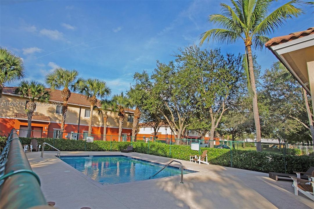 For Sale: $355,000 (3 beds, 2 baths, 1182 Square Feet)