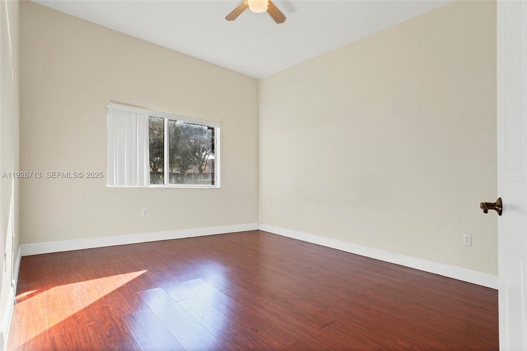 For Sale: $355,000 (3 beds, 2 baths, 1182 Square Feet)