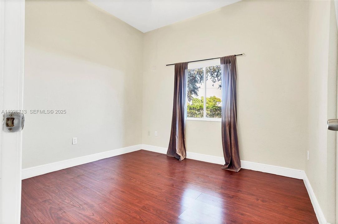 For Sale: $355,000 (3 beds, 2 baths, 1182 Square Feet)