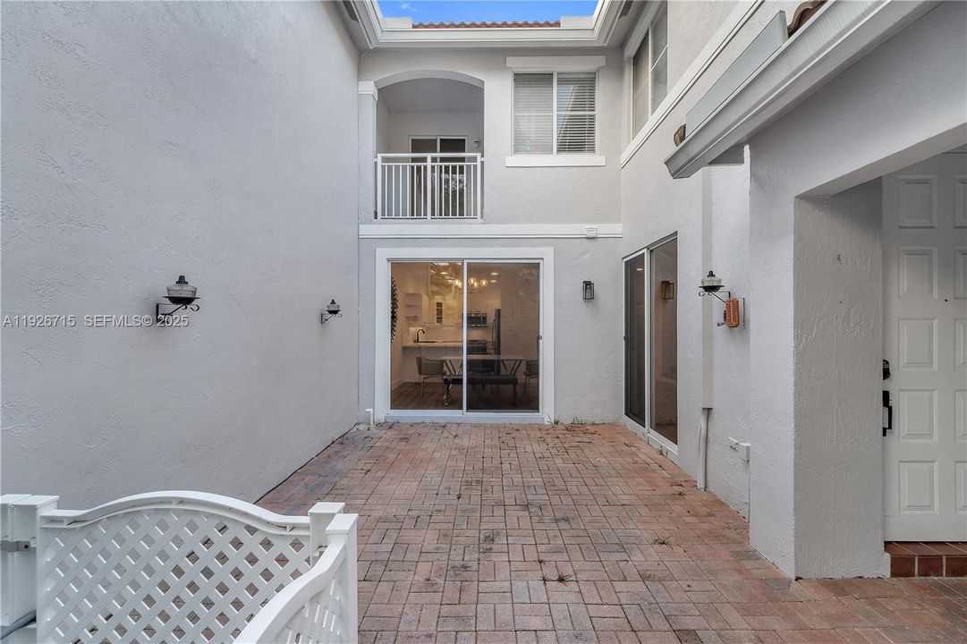 For Rent: $3,800 (3 beds, 2 baths, 1748 Square Feet)