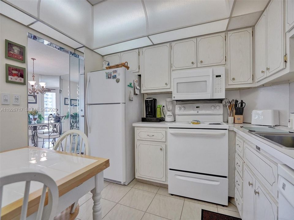 出租: $2,950 (2 贝兹, 2 浴室, 1380 平方英尺)