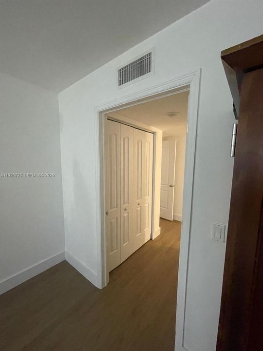 На продажу: $340,000 (2 спален, 2 ванн, 1231 Квадратных фут)