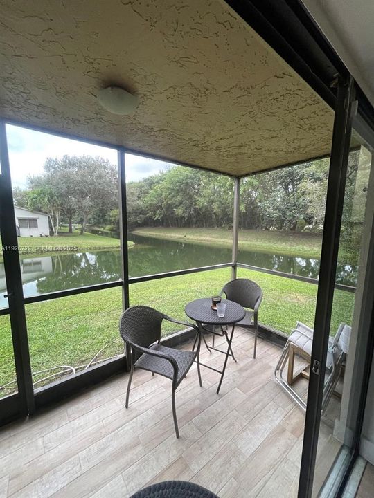 На продажу: $340,000 (2 спален, 2 ванн, 1231 Квадратных фут)