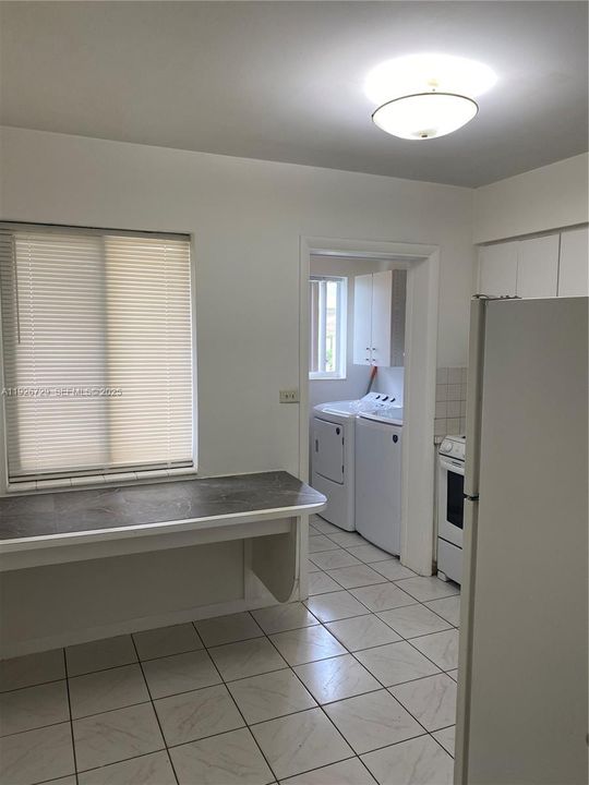 出租: $2,250 (2 贝兹, 1 浴室, 950 平方英尺)