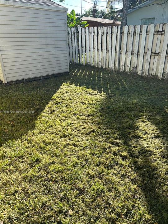 出租: $2,250 (2 贝兹, 1 浴室, 950 平方英尺)