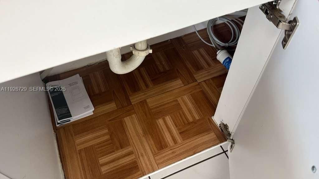 出租: $2,250 (2 贝兹, 1 浴室, 950 平方英尺)