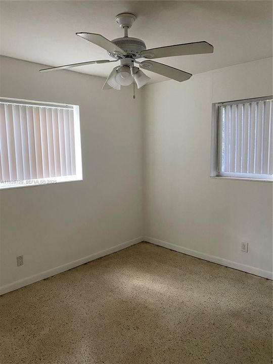 出租: $2,250 (2 贝兹, 1 浴室, 950 平方英尺)