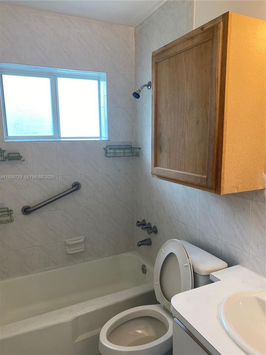 出租: $2,250 (2 贝兹, 1 浴室, 950 平方英尺)