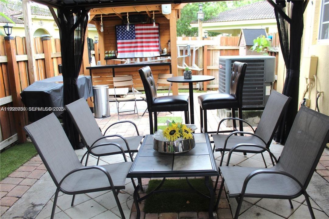 For Sale: $450,000 (3 beds, 2 baths, 1380 Square Feet)