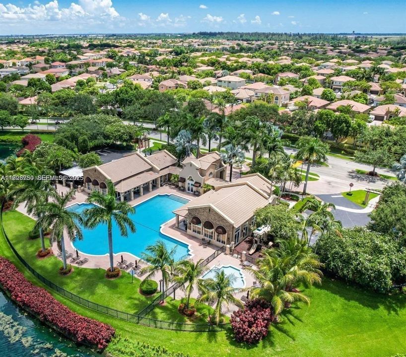 For Sale: $450,000 (3 beds, 2 baths, 1380 Square Feet)