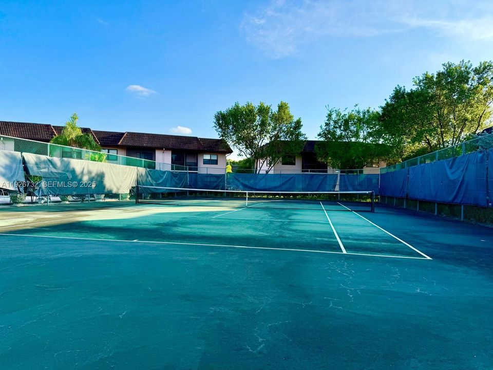 На продажу: $265,000 (2 спален, 2 ванн, 806 Квадратных фут)