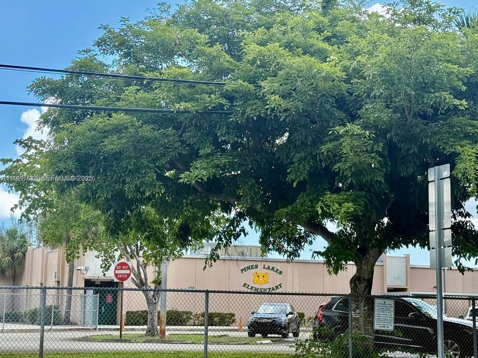 На продажу: $265,000 (2 спален, 2 ванн, 806 Квадратных фут)