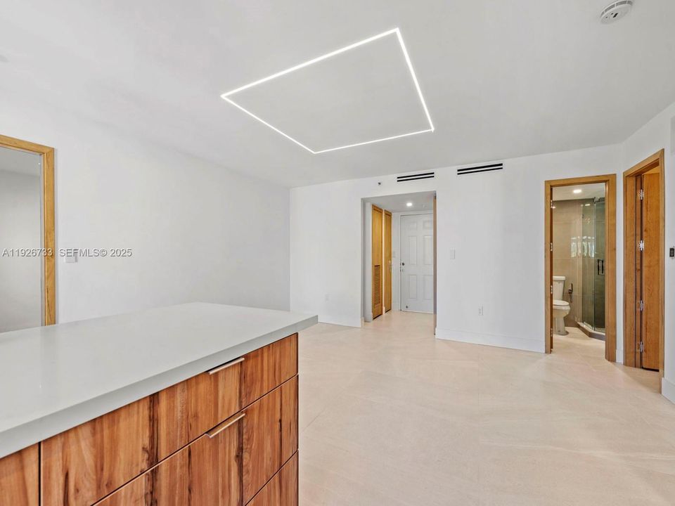 出租: $3,100 (3 贝兹, 2 浴室, 1020 平方英尺)